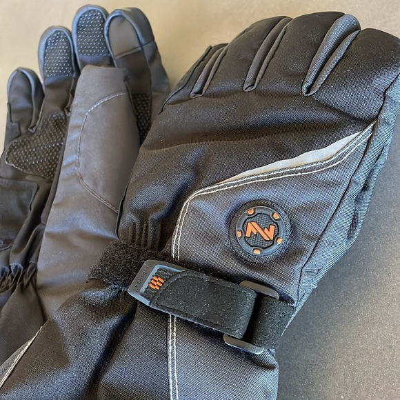 BRAND NEW Squall Heated Gloves - Picture 15 of 16